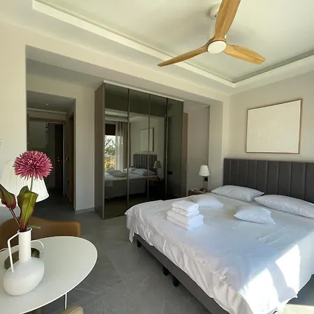 Carmelia * Айос-Никитас