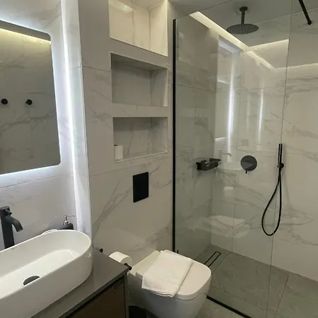 Carmelia Айос-Никитас